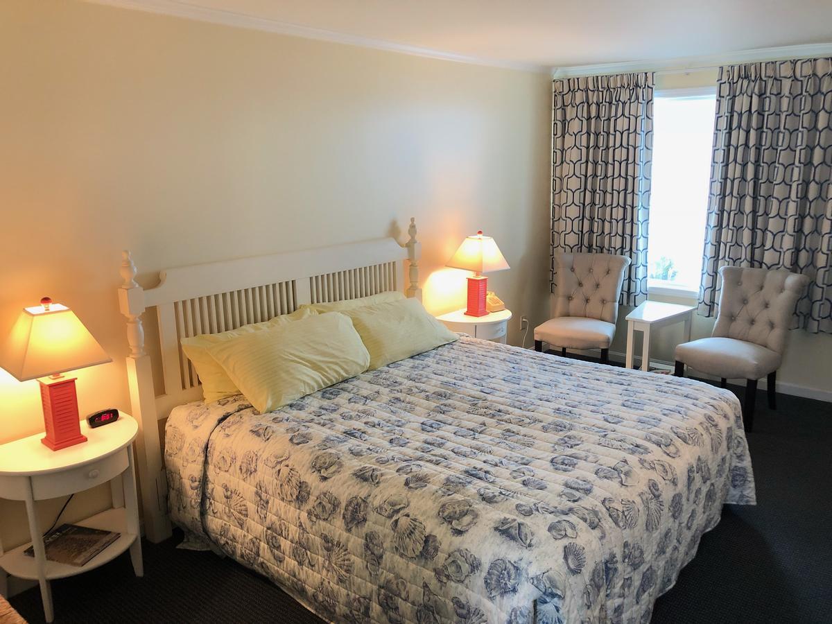 Adams Ocean Front Resort Дьюи-Бич Экстерьер фото